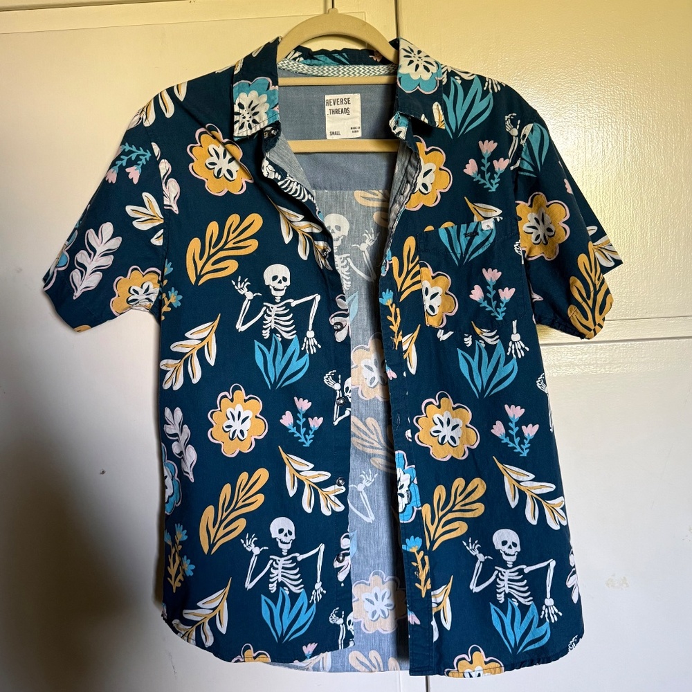Reverse Threads Hawaiian Skeletons Button Shirt S… - image 2